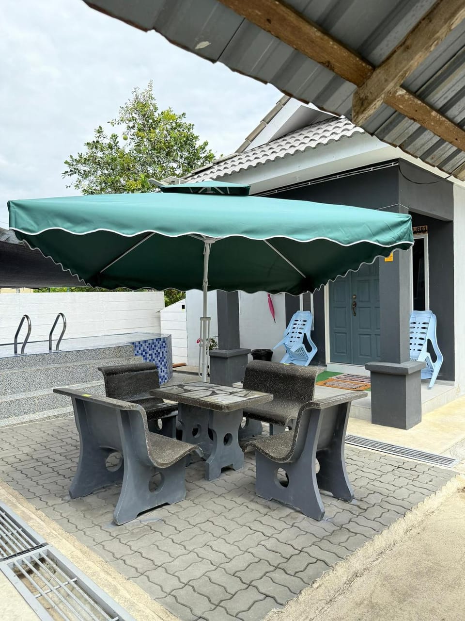 Che Puan Homestay Baling - 2 unit house with kids pool House in Kedah