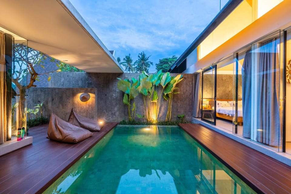 Natural landscape, Garden, Pool view, Swimming pool, Swimming pool, sunbed