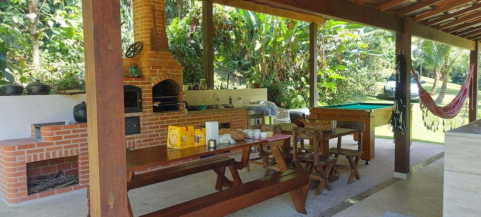 Patio, BBQ facilities, Coffee/tea facilities, View (from property/room), Food and drinks, Banquet/Function facilities, Dining area, Communal kitchen, Garden view