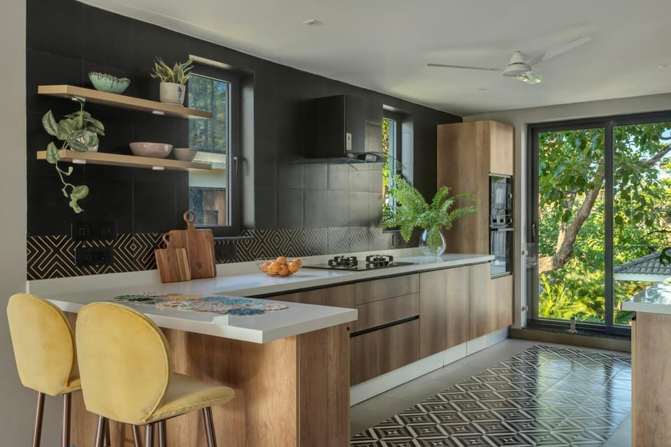Kitchen or kitchenette, Dining area, stove