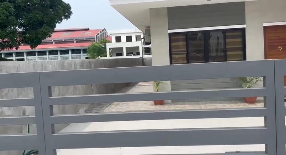 New Malarayat Golf & Country Club House in Lipa House in Calabarzon