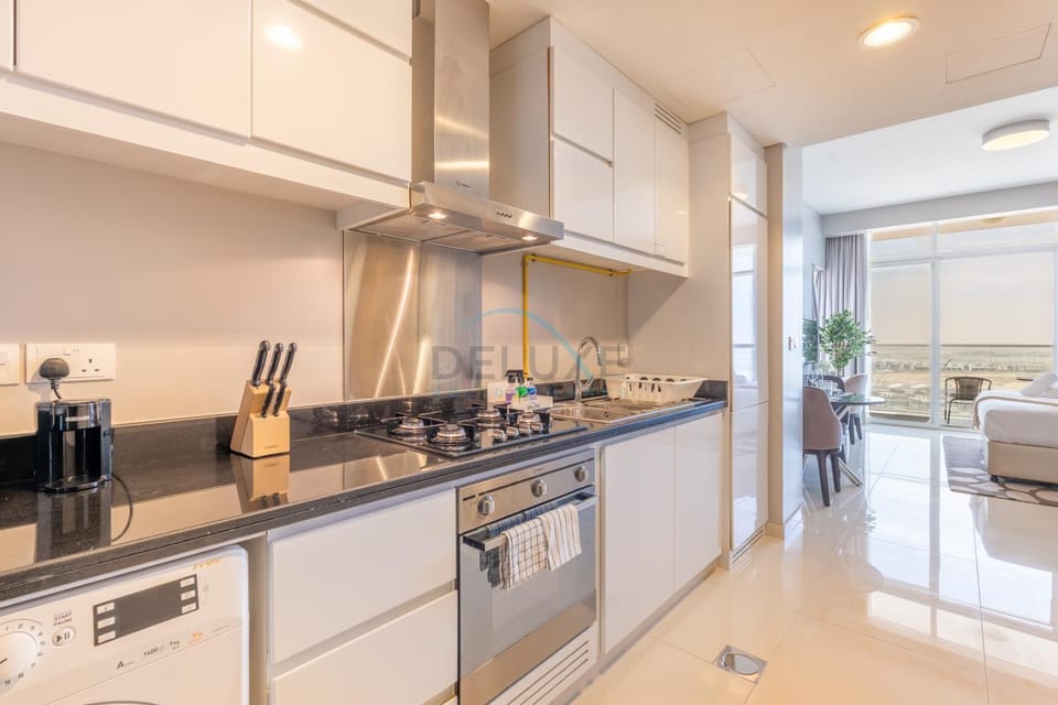 Dining area, kitchen