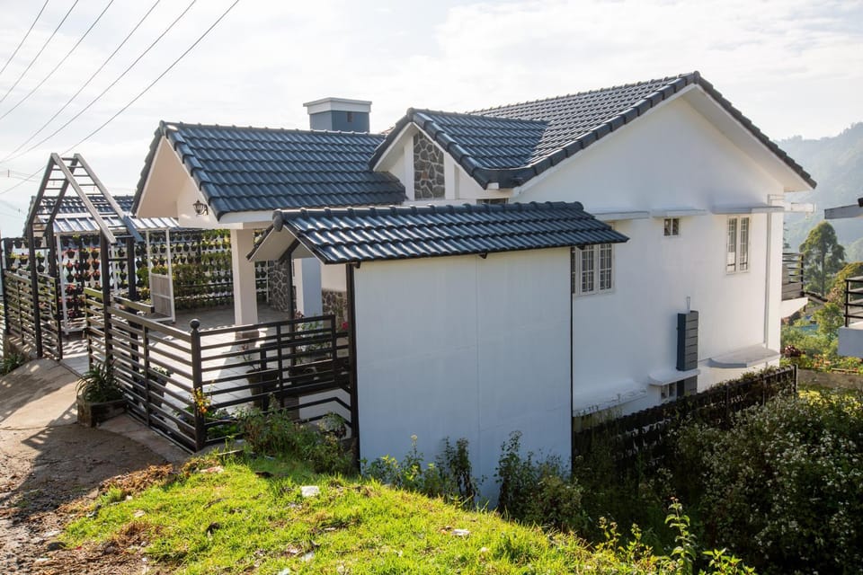 Property building, Spring, Day, Garden, Garden view
