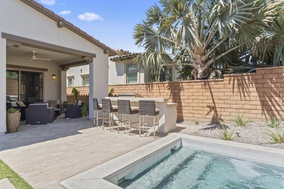 PGA Signature Luxury finishes and furnishings walk to ERNIES House in La Quinta