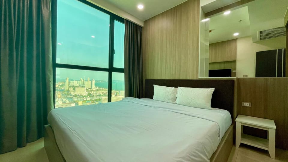 Bed, Photo of the whole room, Bedroom, air conditioner