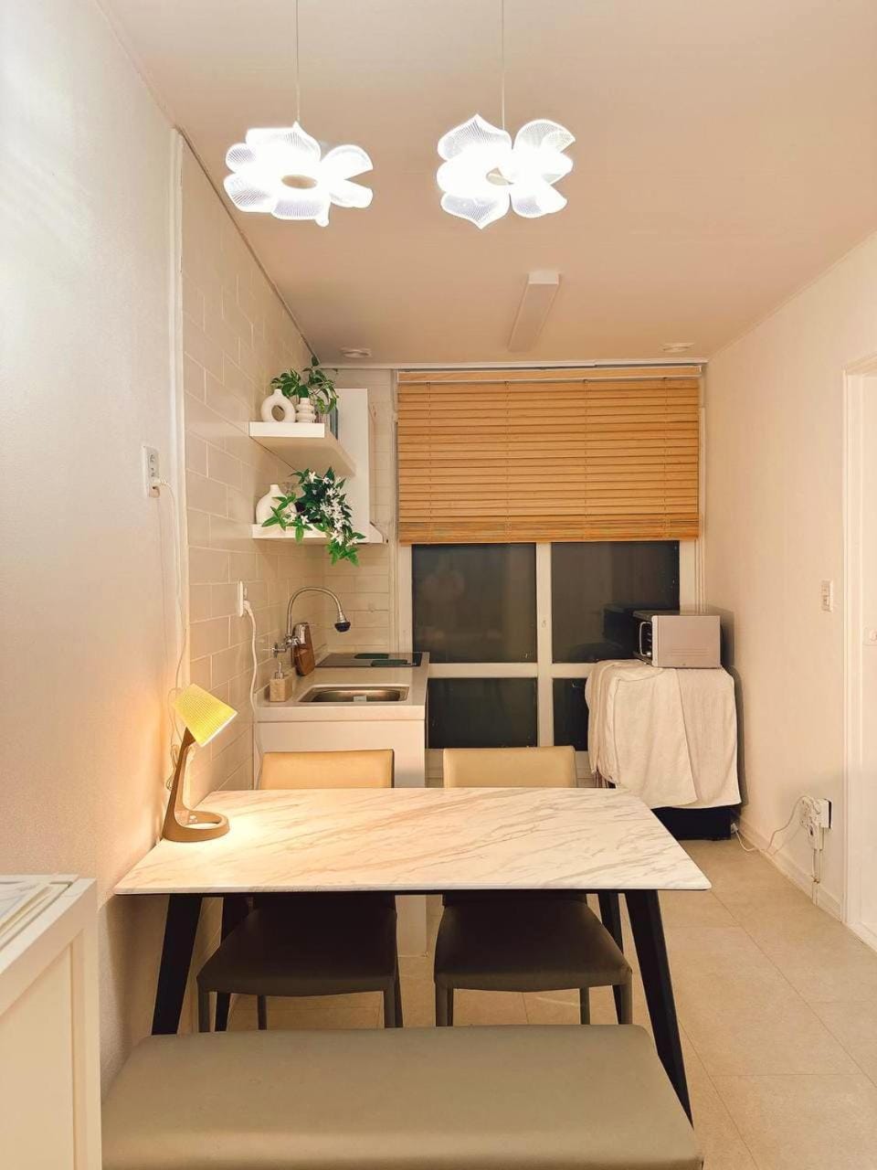 Dining area, kitchen