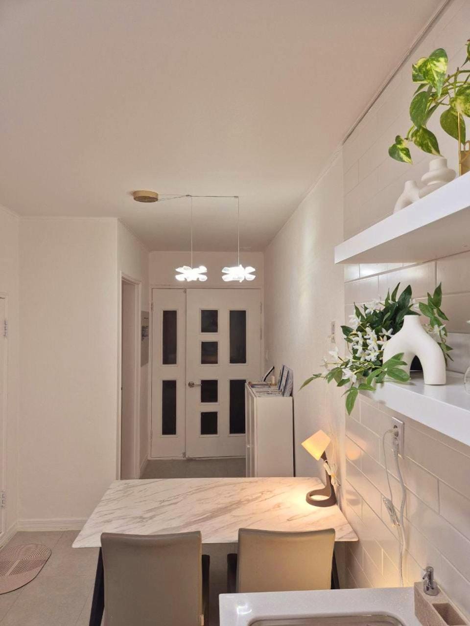 Dining area, pet friendly