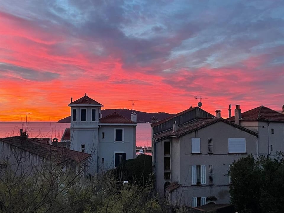 Maison entière au cœur du Mourillon avec Jacuzzi utilisable toute l année Villa in Toulon