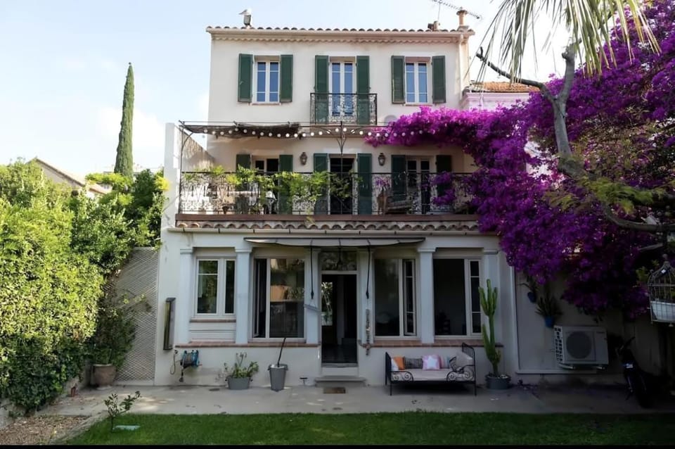 Maison entière au cœur du Mourillon avec Jacuzzi utilisable toute l année Villa in Toulon