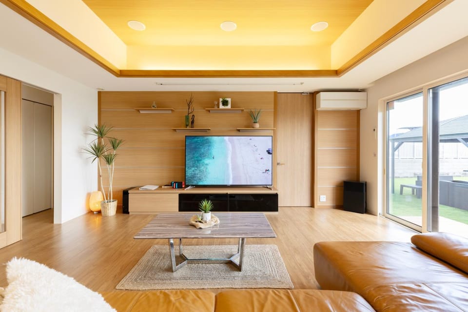 Communal lounge/ TV room, TV and multimedia, Living room, air conditioner