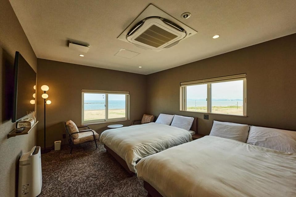 Bed, TV and multimedia, Bedroom, Sea view