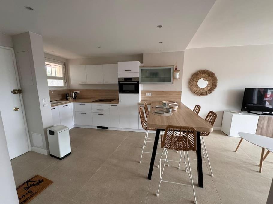 Appartement 50 m2 Le Lavandou - vue mer - plage - commerces Apartment in Le Lavandou
