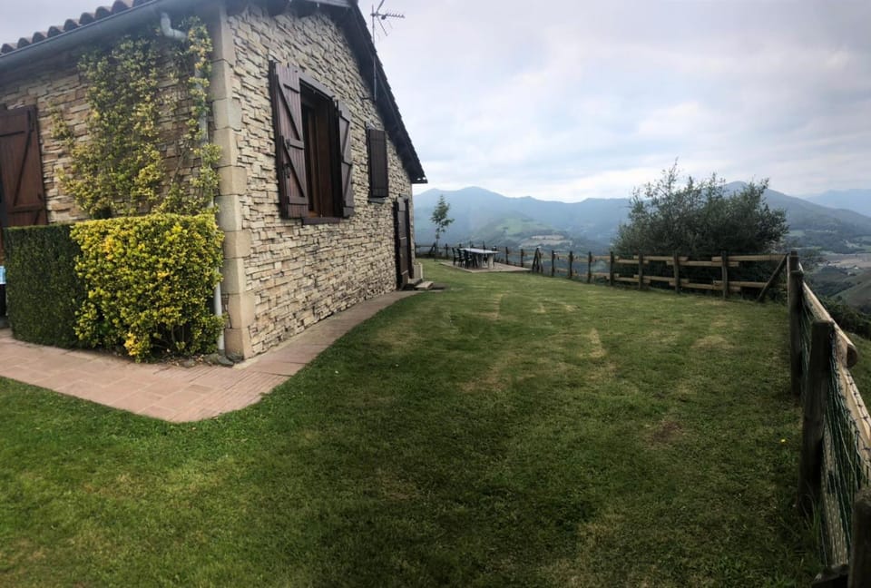 Charmante maison en pleine montagne basque House in French Basque Country