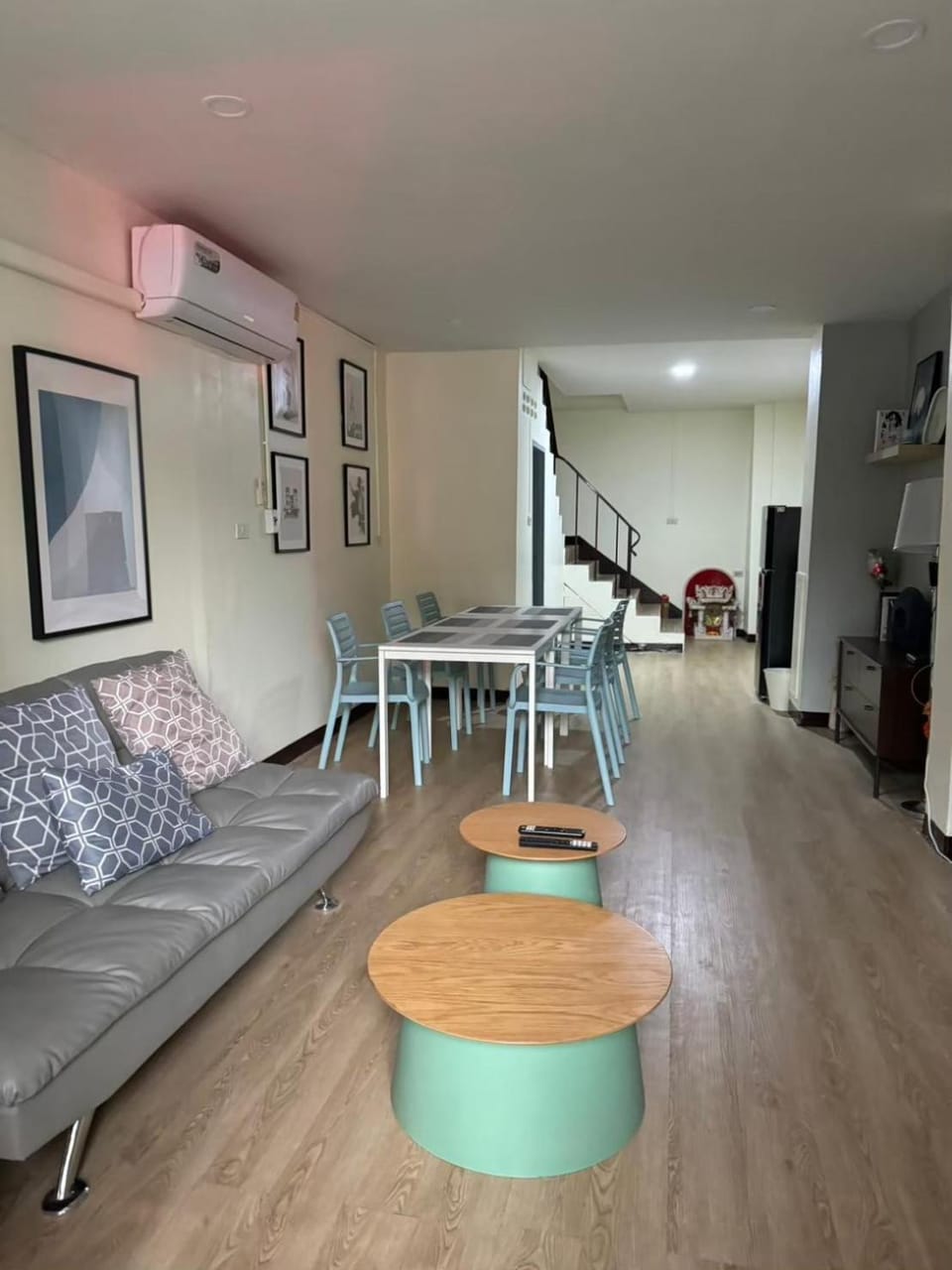 Living room, Seating area
