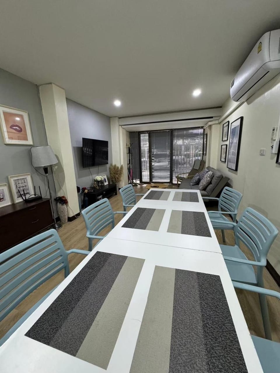 TV and multimedia, Living room, Seating area