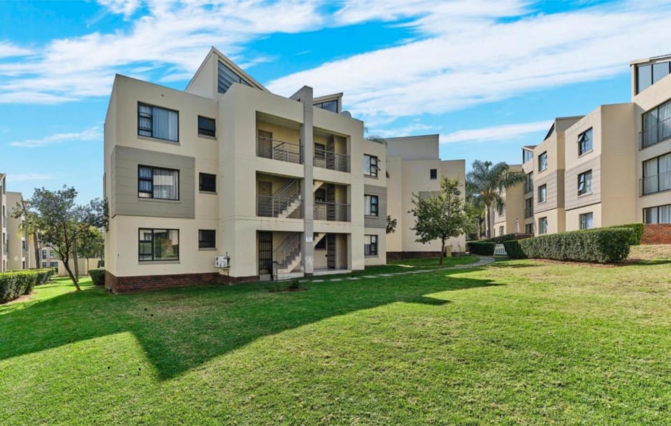 Ihita Beverly Sandton unit 65 Apartment hotel in Sandton