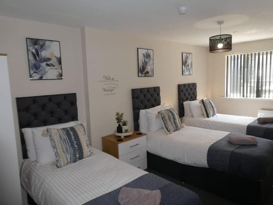 Apartment near Manchester Centre Ideal Sport or Gigs Sleeps 6 People Apartment in Salford