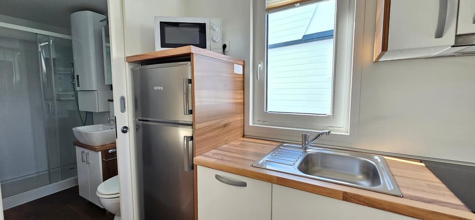 Bathroom, Kitchen or kitchenette