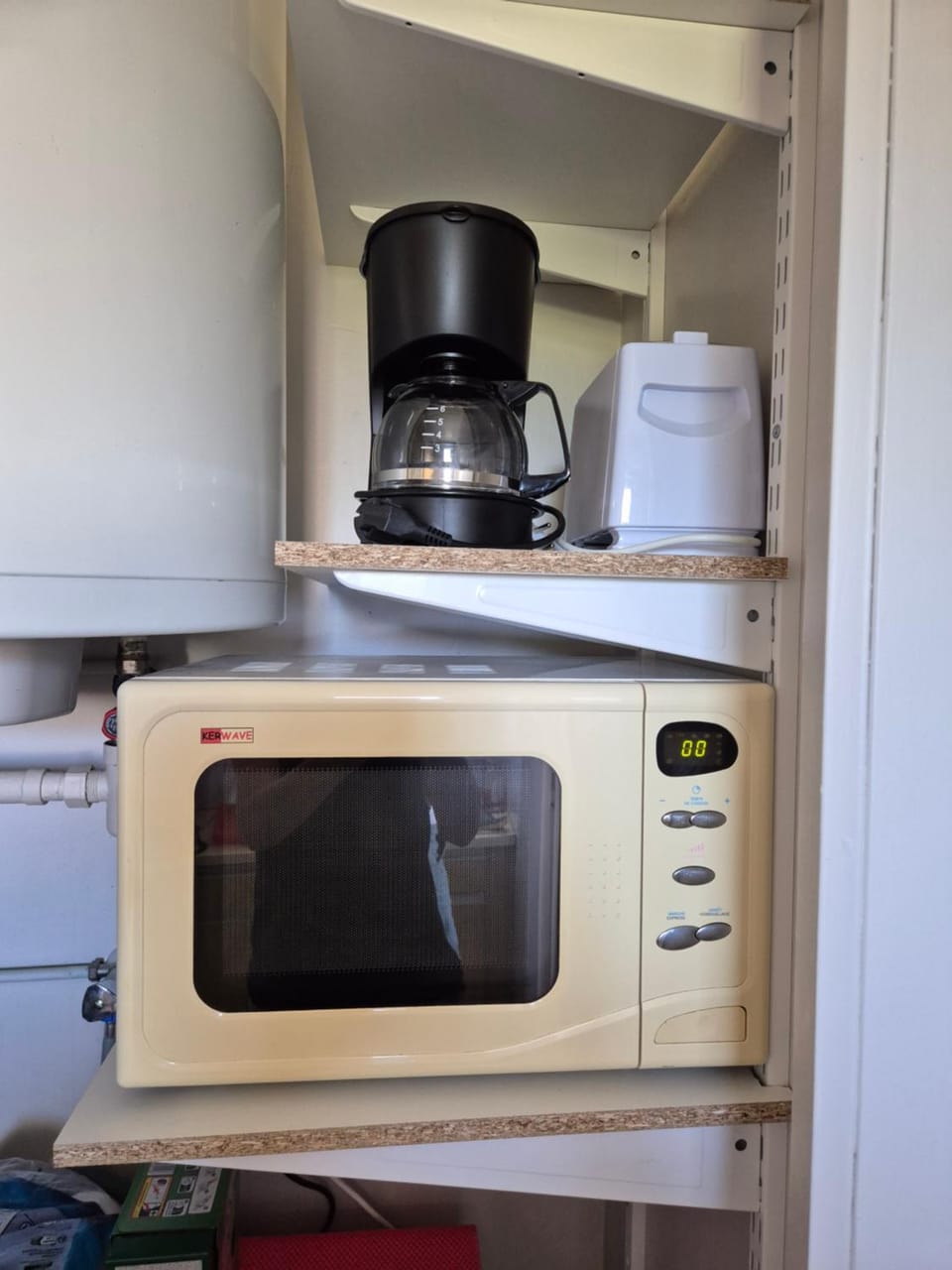 Coffee/tea facilities, microwave, toaster