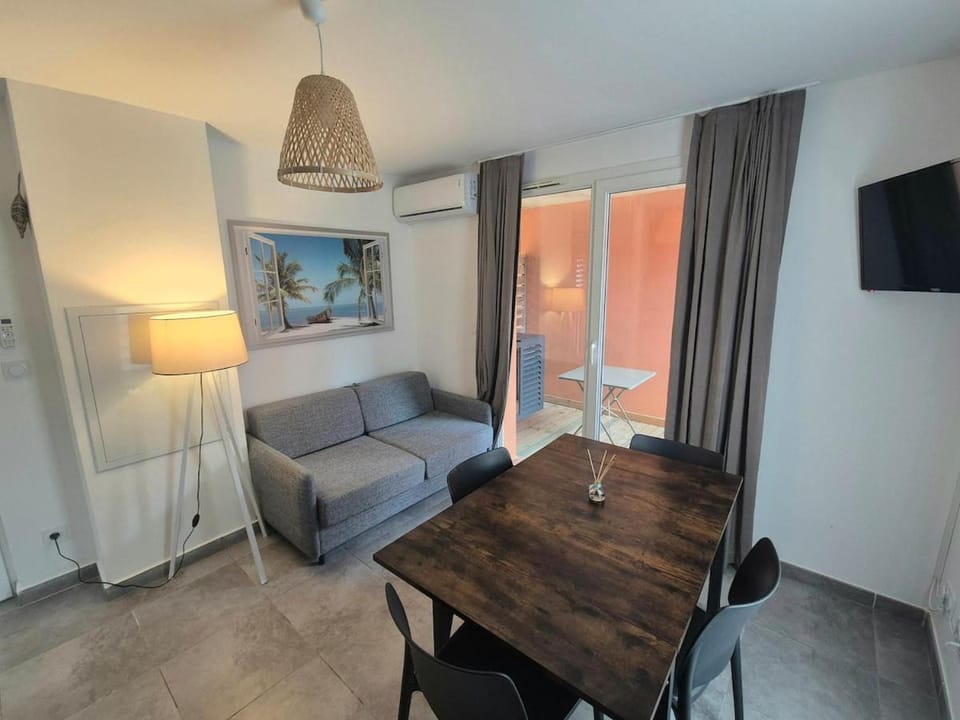 Charmant T2 climatisé avec terrasse à 5min des plages Apartment in Zonza