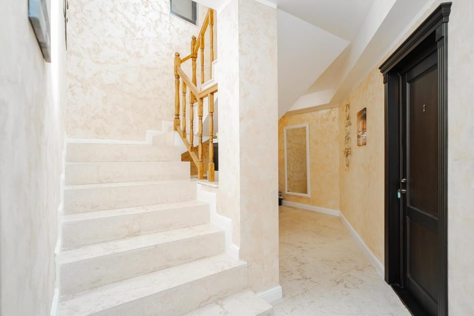 Boutique Hotel Palas 500m Walking Distance Apartment hotel in Moldova