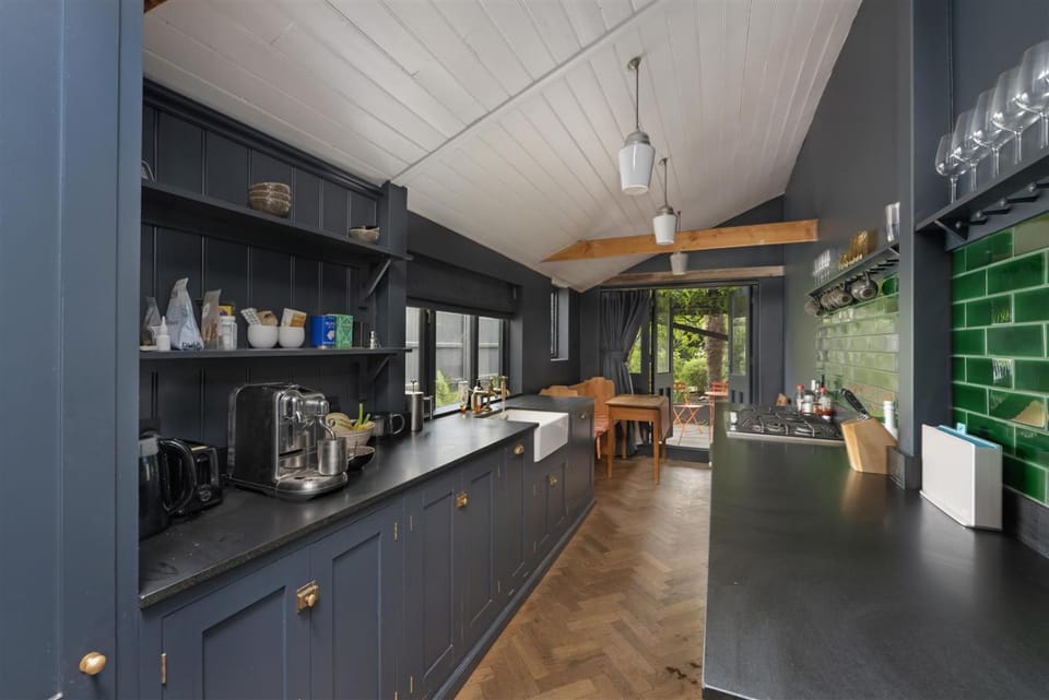 Dining area, kitchen