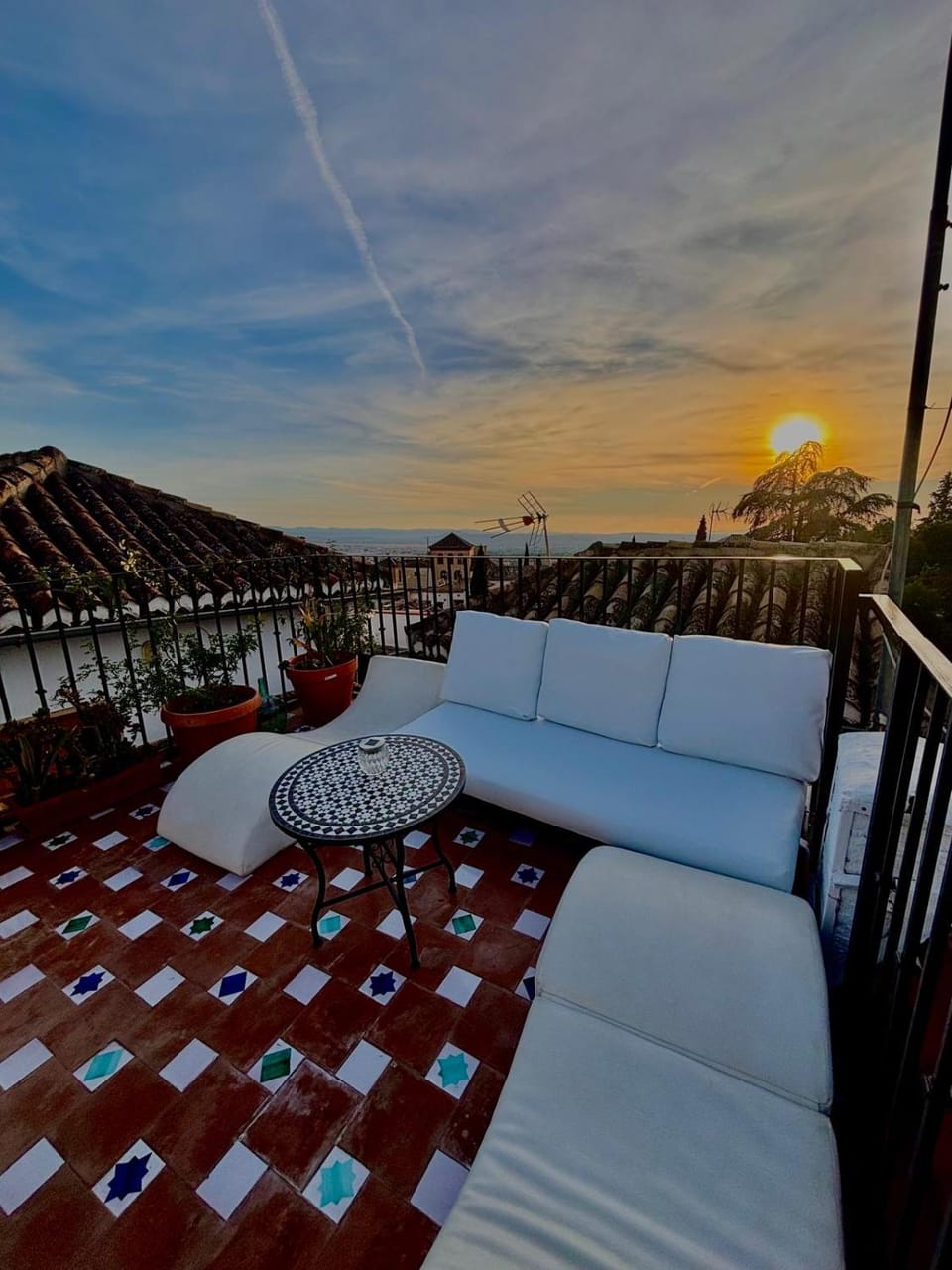 Off site, Solarium, Balcony/Terrace, Balcony/Terrace, On site, Sunset, sunbed, sunbed