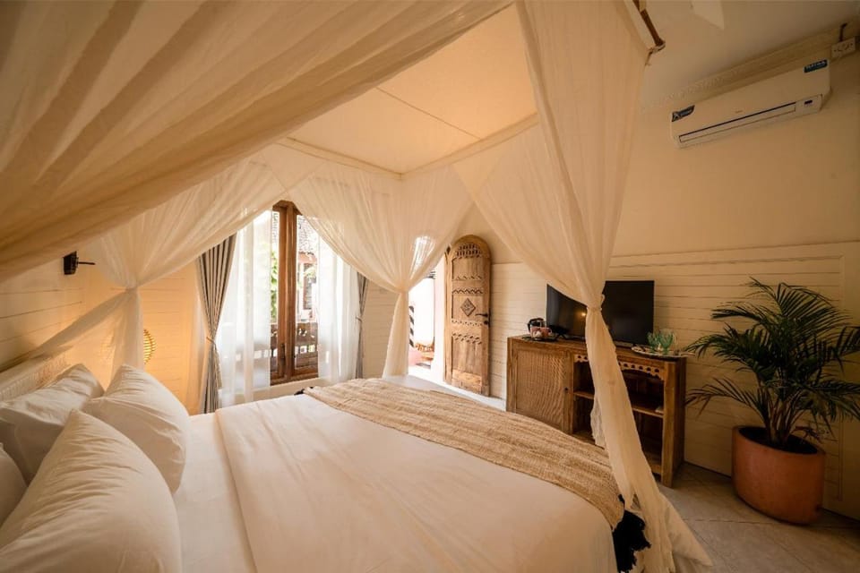 Bed, TV and multimedia, Photo of the whole room, Evening entertainment, Bedroom, air conditioner