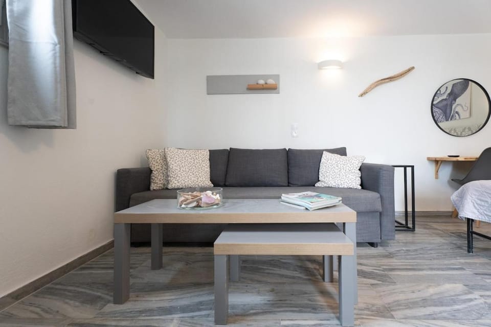 TV and multimedia, Seating area