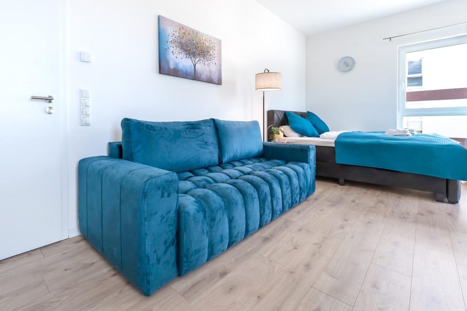 Bed, Living room, Photo of the whole room, Seating area, Bedroom