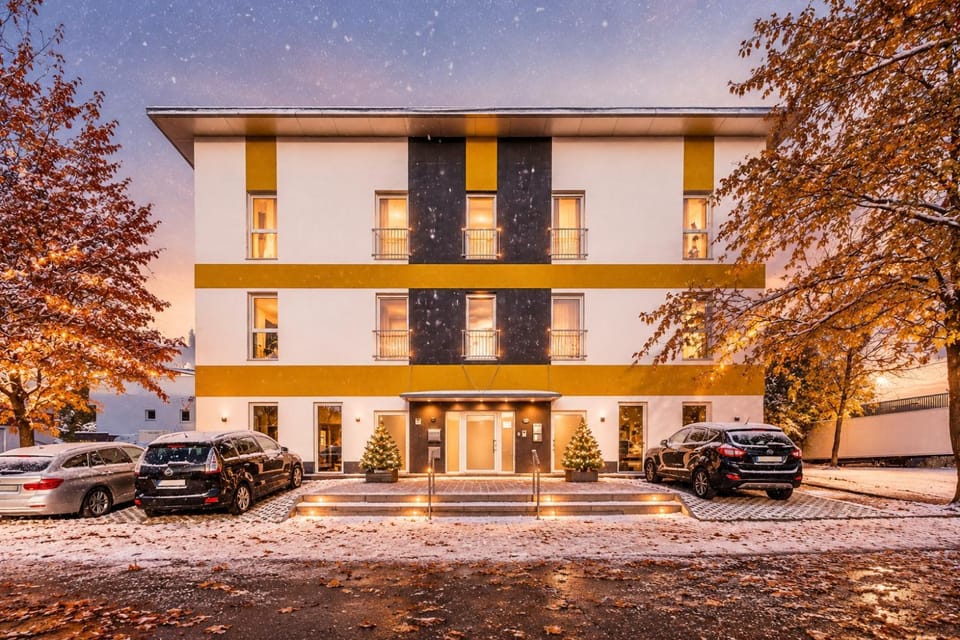 Off site, Neighbourhood, Winter, Autumn