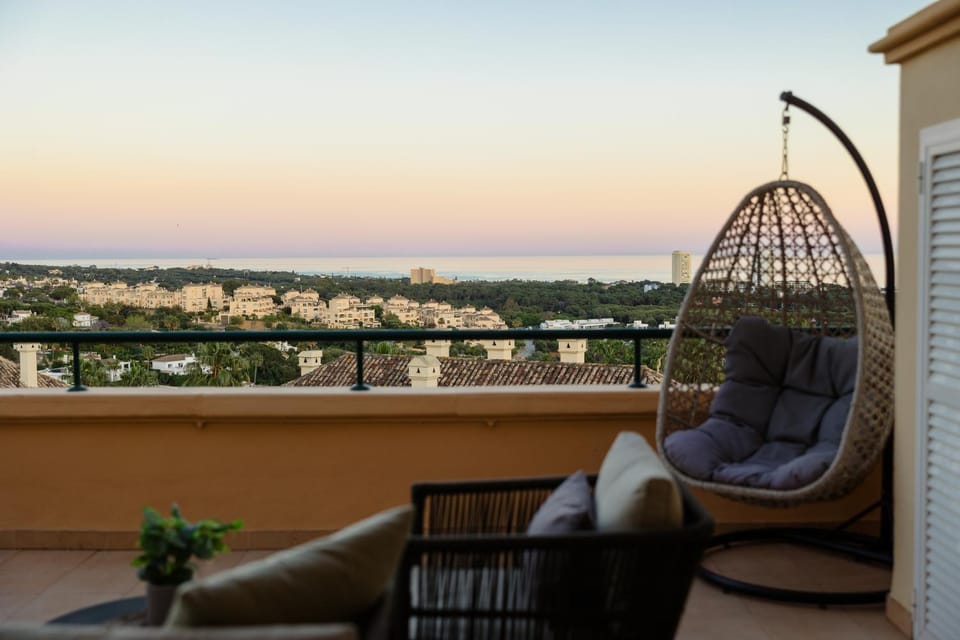 View (from property/room), Balcony/Terrace, Seating area