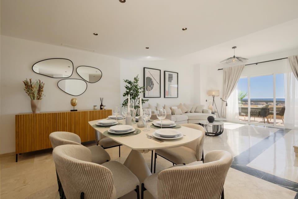 Balcony/Terrace, Balcony/Terrace, Living room, Decorative detail, Decorative detail, Seating area, Dining area