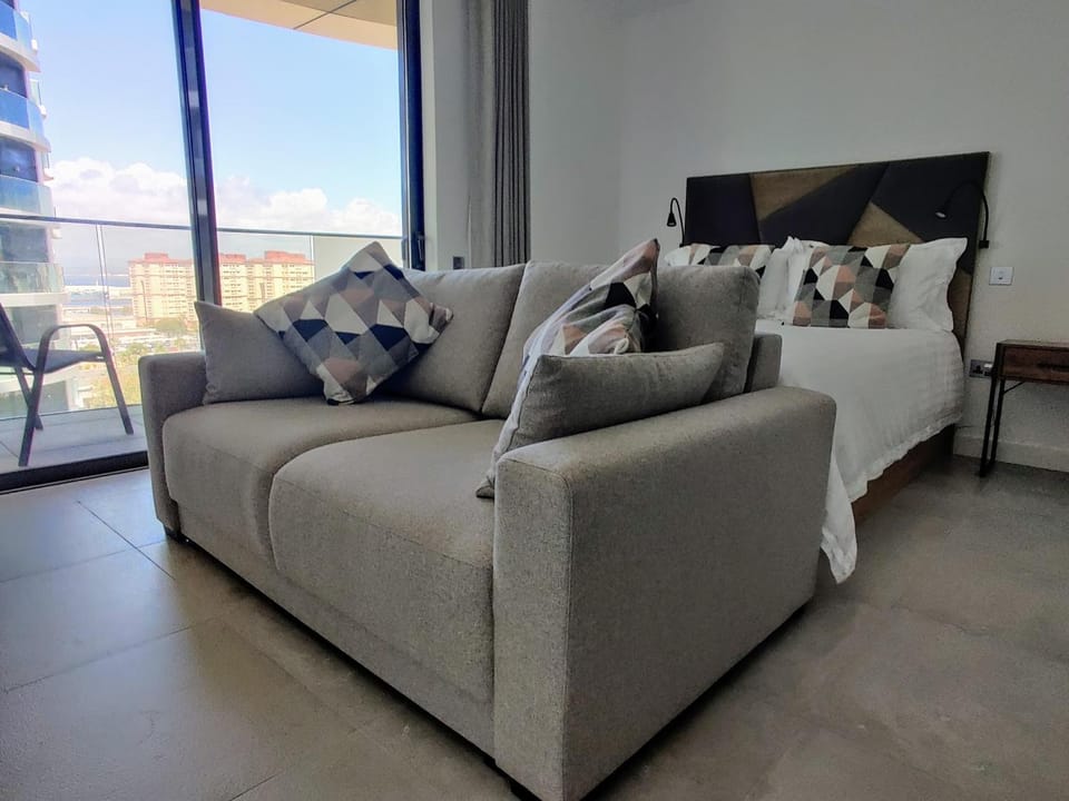 Bed, Photo of the whole room, Seating area