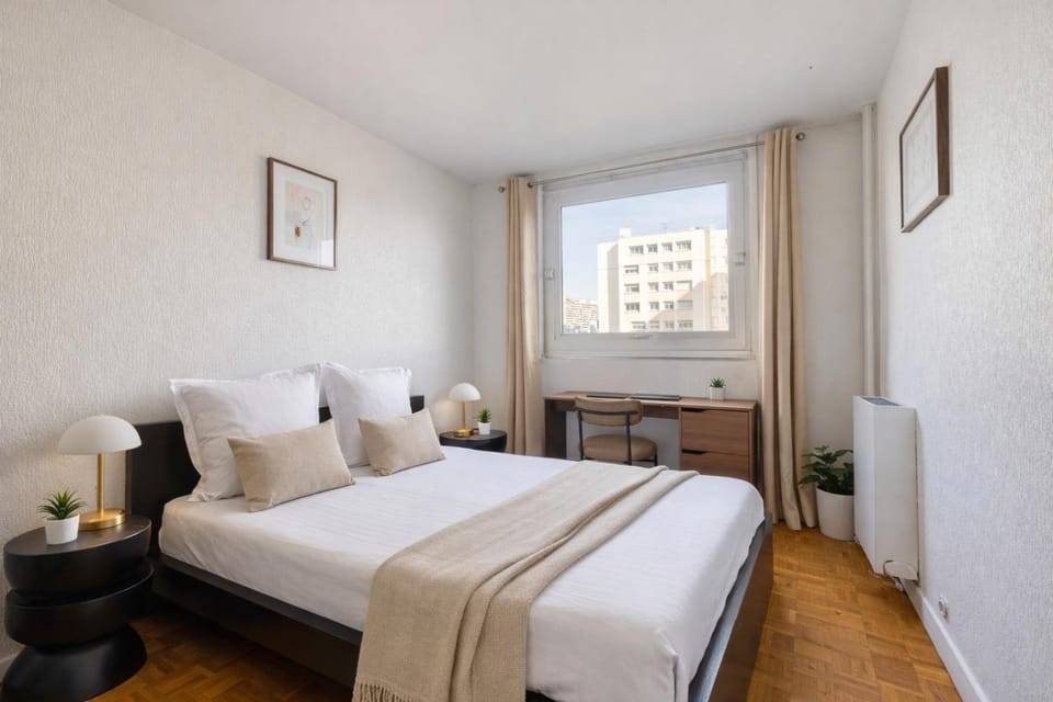 Furtive - La Defense Apartment in Puteaux