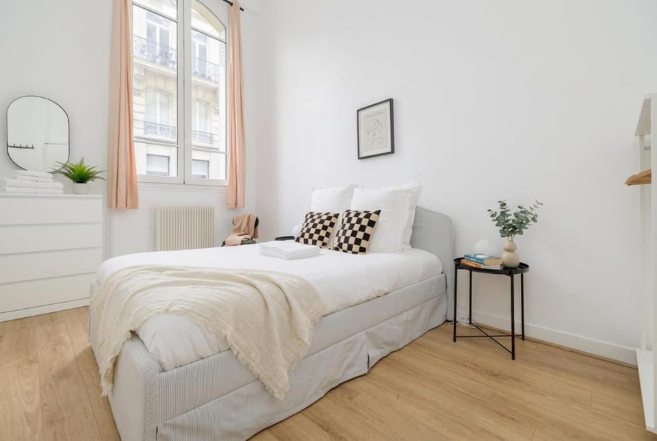 FurtiveStay - Neuilly sur Seine - Peretti Apartment in Paris