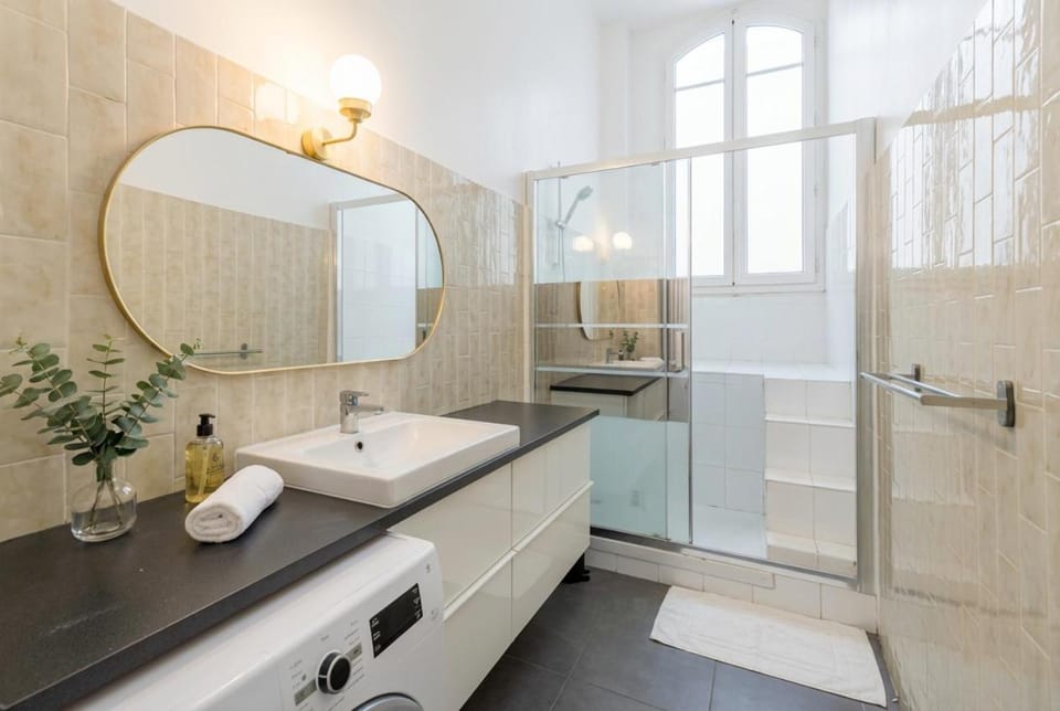 FurtiveStay - Neuilly sur Seine - Peretti Apartment in Paris