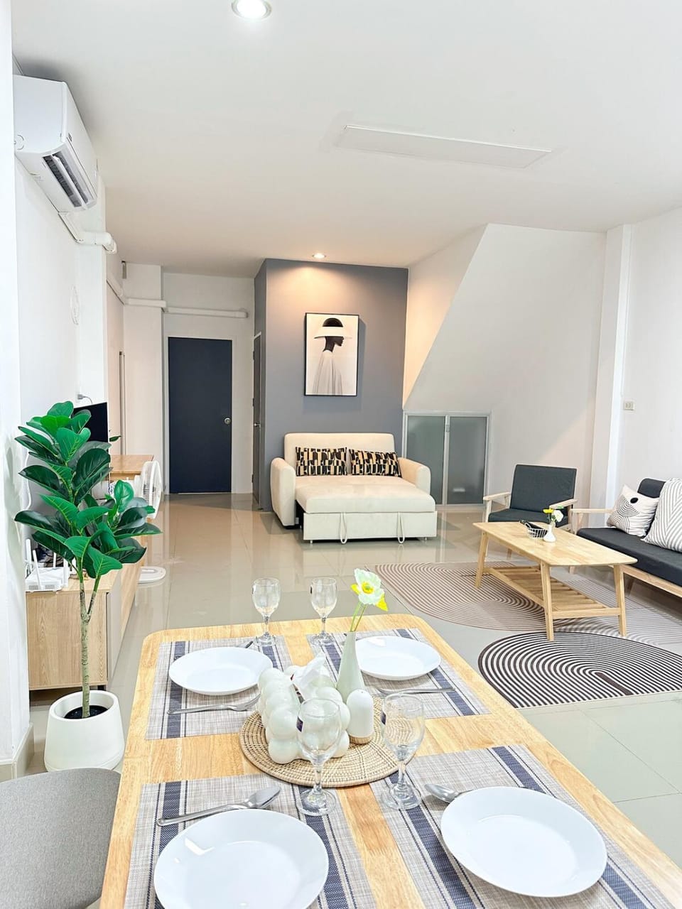 Living room, Seating area, Dining area, air conditioner