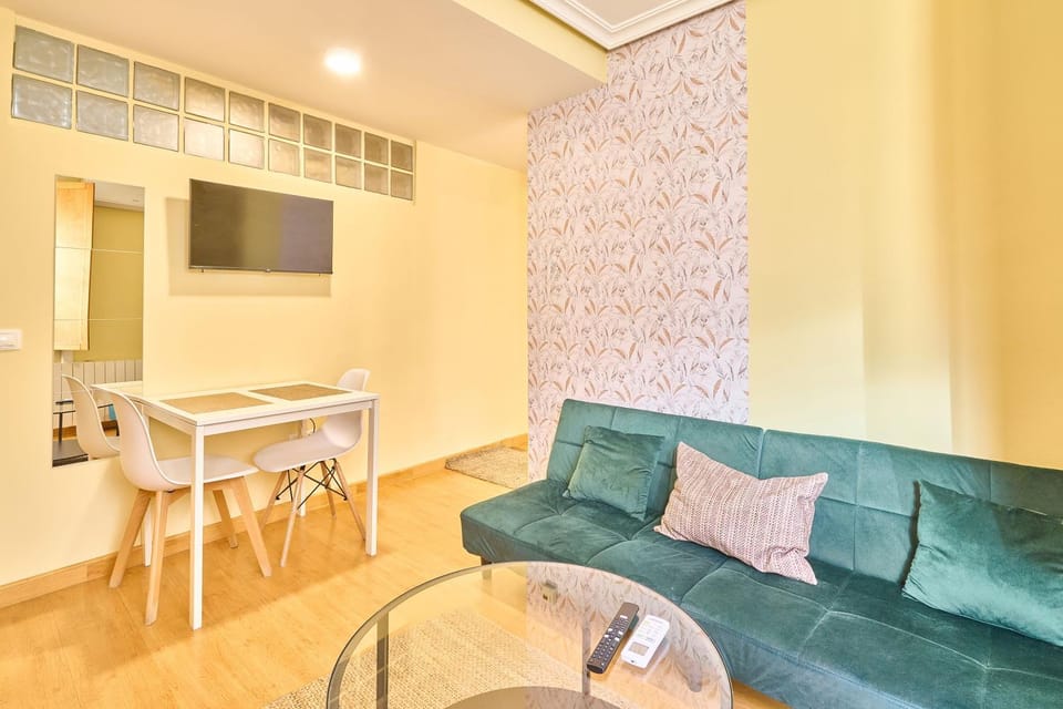 TV and multimedia, Living room, Dining area