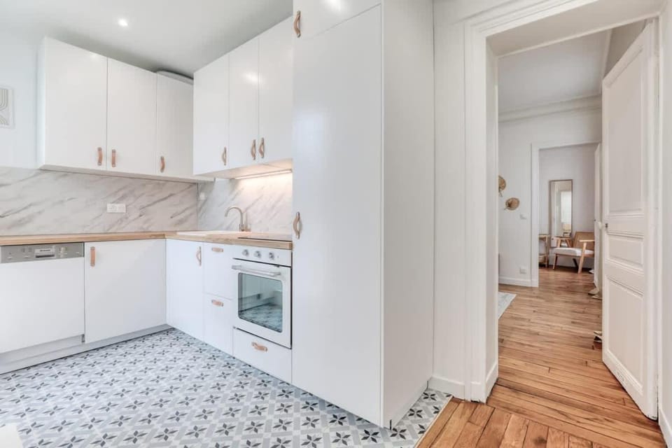 Furtive - Anvers Apartment in Paris