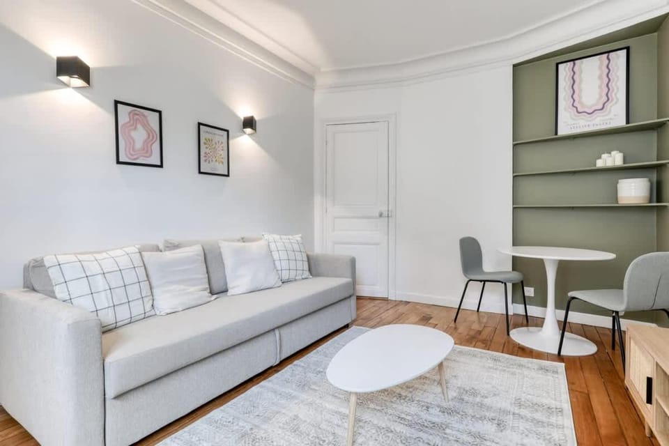 Furtive - Anvers Apartment in Paris