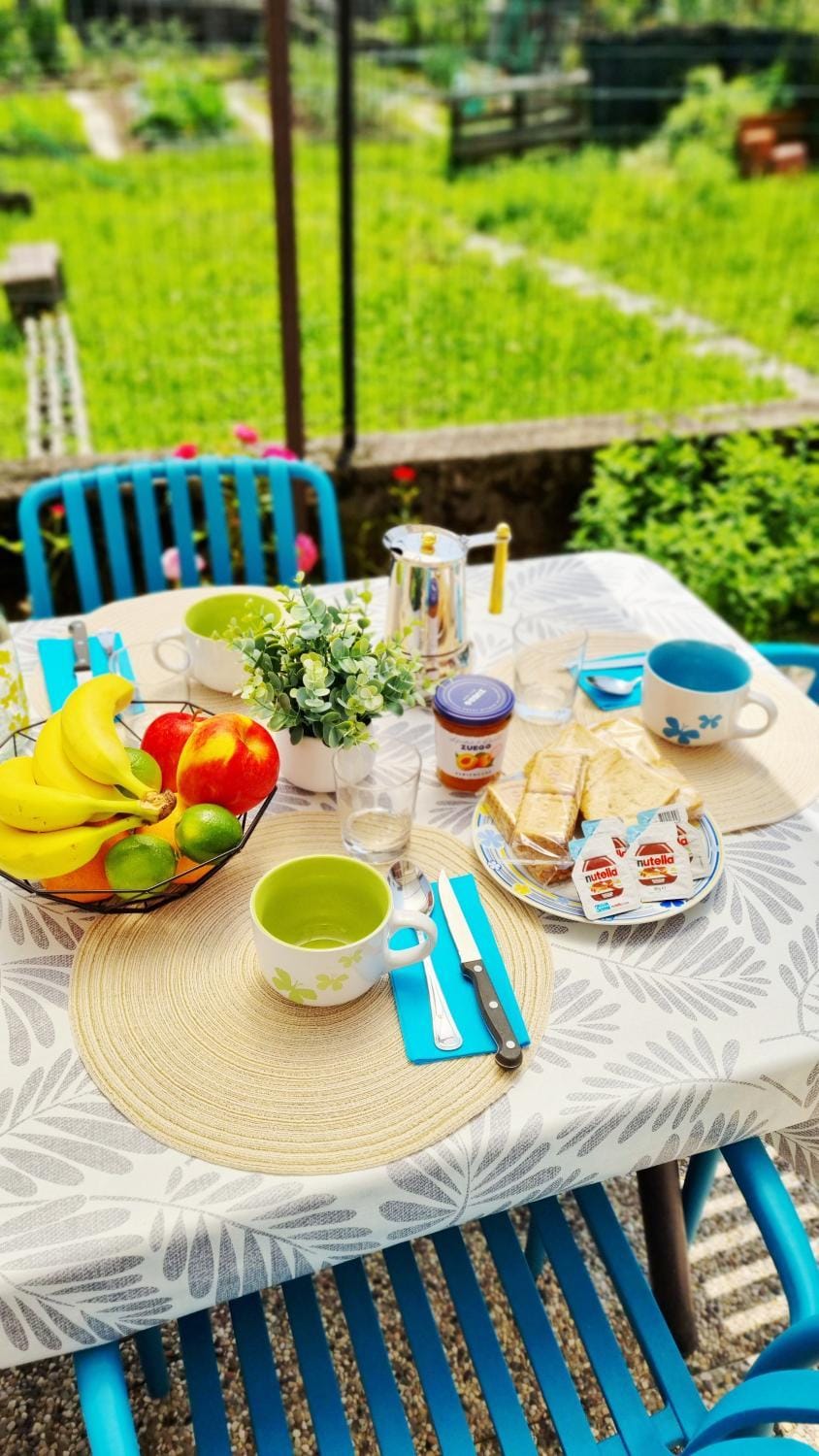 Patio, Summer, Garden, Food and drinks, Food, Breakfast, Lunch, Dinner