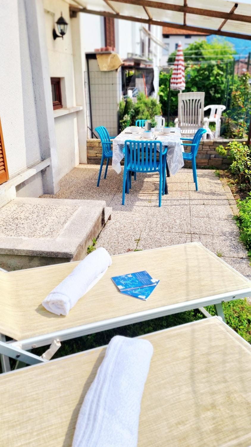 Patio, Facade/entrance, Garden, Breakfast, Dinner