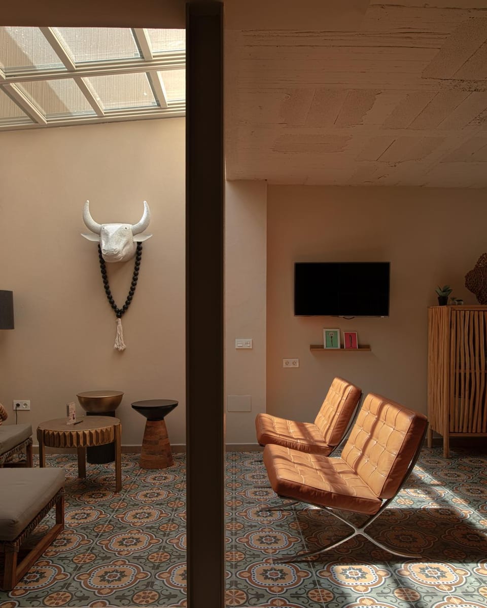 Communal lounge/ TV room, TV and multimedia, Living room, Seating area
