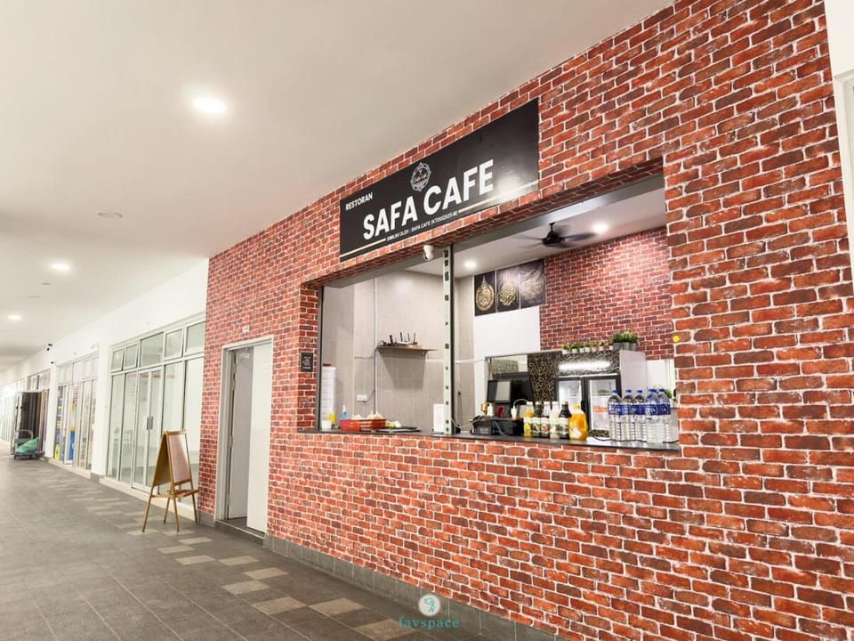 Instaworthy 2B2B - 6 pax - F&B & Mart - Chan Sow Lin Apartment in Federal Territory of Kuala Lumpur
