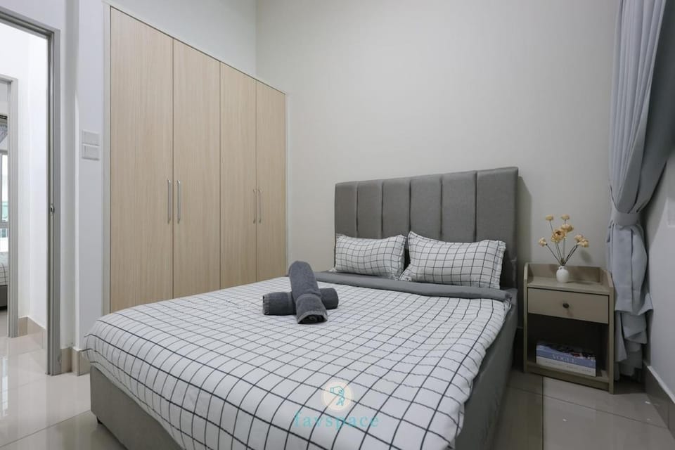 Instaworthy 2B2B - 6 pax - F&B & Mart - Chan Sow Lin Apartment in Federal Territory of Kuala Lumpur