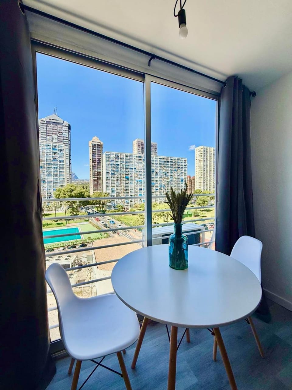 Dining area, Pool view