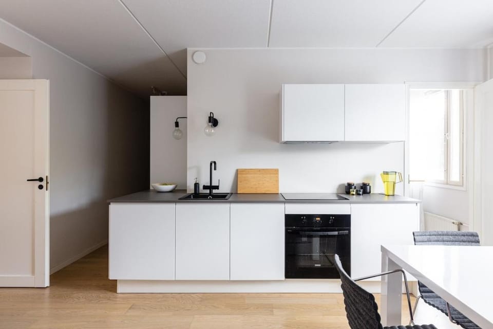 Kitchen or kitchenette, oven