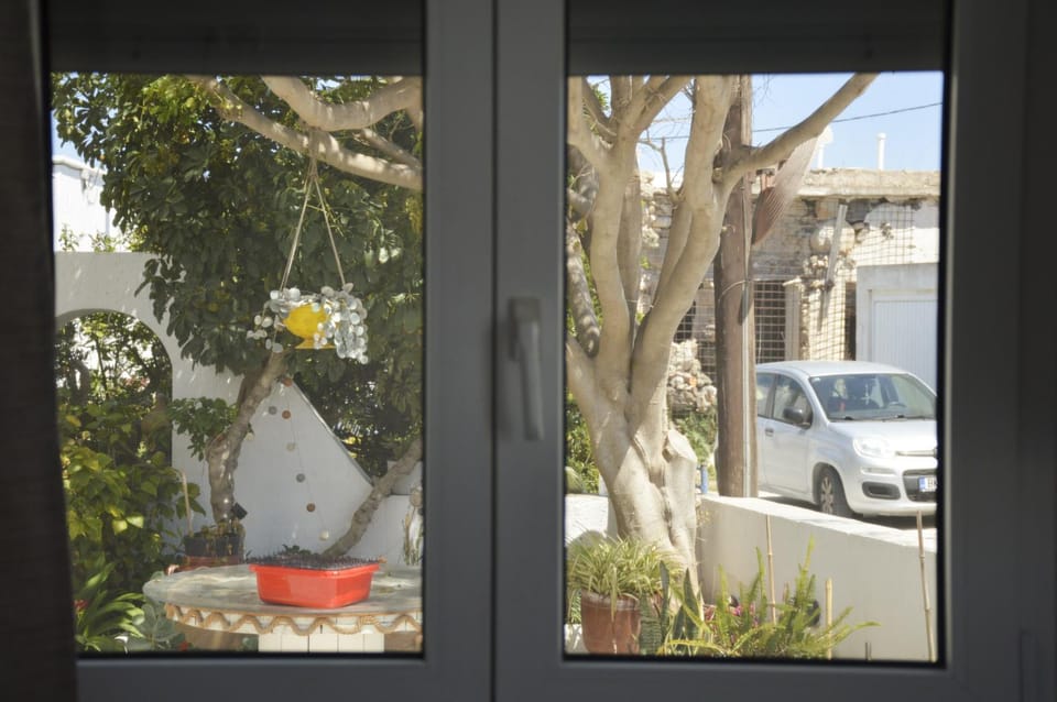 Giorgantis Studio II Apartment in Milos