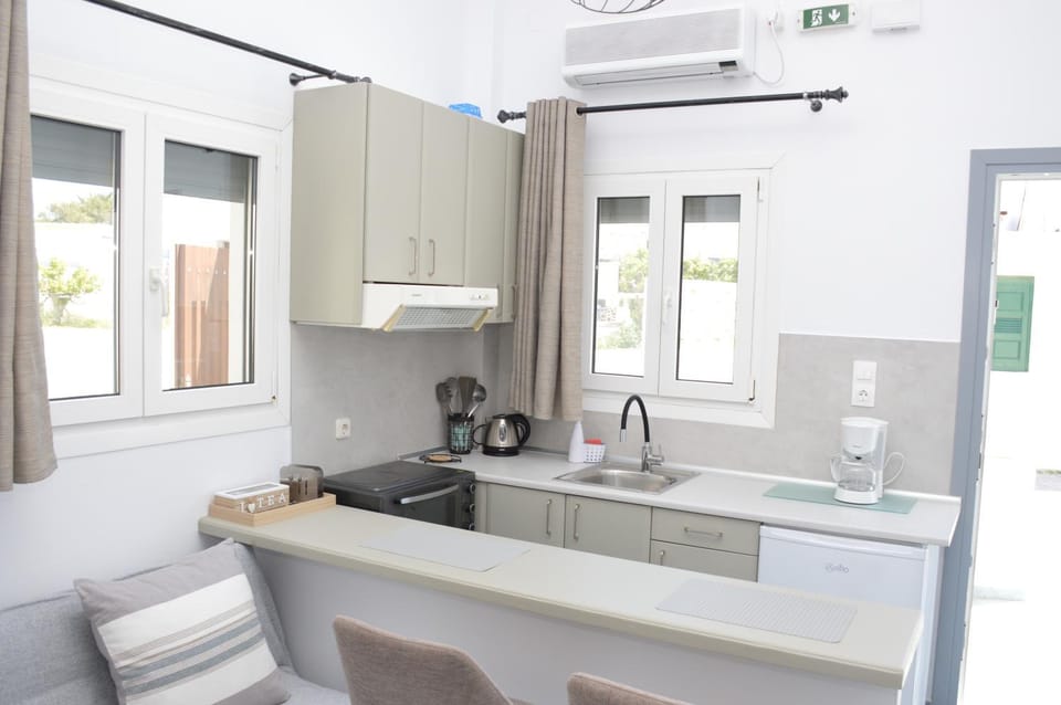 Giorgantis Studio II Apartment in Milos